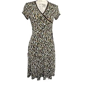 En Focus Geometric Print Short Sleeve V Neck Wrap Dress Green Size S